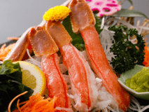 【カニ刺し】ぎっしり身の詰まった、ぷりぷりの蟹をシンプルに「刺し」で。素材本来の旨みをご堪能ください。