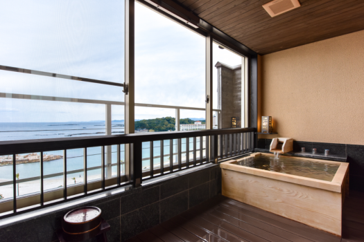 【夏休み】＜70周年＞素泊り自由旅＞海水浴の後はお部屋の露天風呂でゆったり