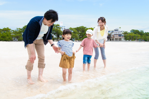 ホテルの目の前は真っ白な白良浜。