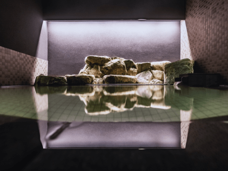 *【大浴場・夕月】泉質が異なる2種類の温泉、「藤の湯」と「衝幹（つくもと）の湯」をお楽しみください。