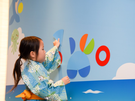 *【こどもひろば】マグネットボードでお子様も夢中になって遊べます♪