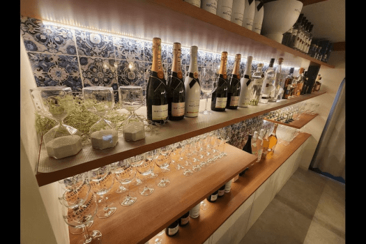 SuntideCafe＆Bar　Shirahamaで夕日を眺めながら夕食をどうぞ