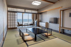 ＜2024年2月リニューアル＞紀州材や紀州備長炭を用いた純和風タイプの和室（7階）