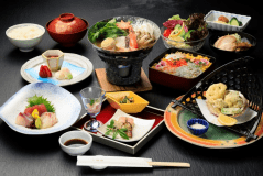 【70周年】【海の幸を楽しむ】鮑の天ぷらや近海マグロお造り＆ミニバイキング付＜レストラン／漣会席＞