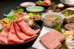 最高級和牛をステーキとしゃぶしゃぶで。
柔らかな食感、良質ならではのコクと旨味、是非その美味しさを堪能して下さい。