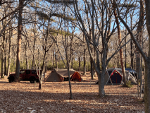 《ソロスタイルグループサイト》仲間同士でソロスタイルキャンプを楽しめます
＊３名３組まで