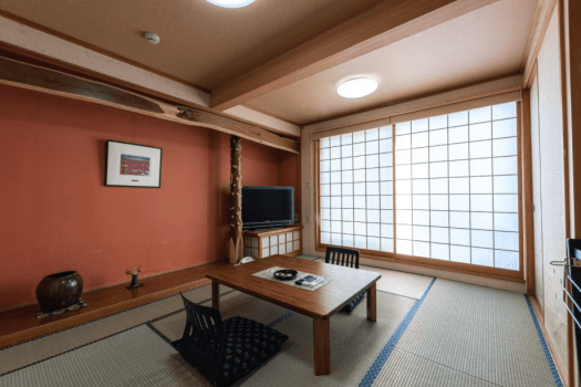 駐車場側ロフト付き和室（禁煙）