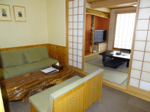 駐車場側ロフト付き和室