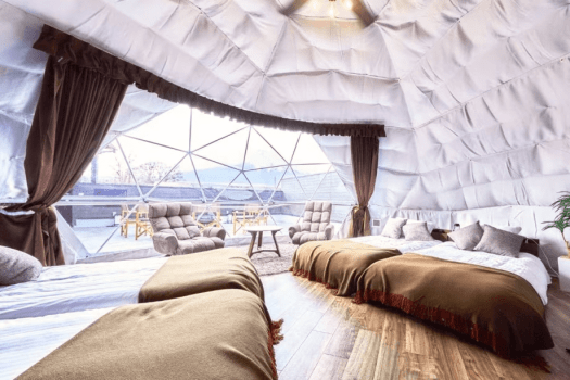 【デラックスルーム】6mのデラックステント。最大6名様までご宿泊いただけます。