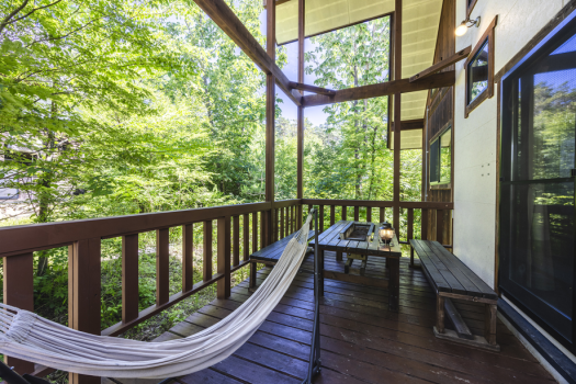 【トトノイ】テラスデッキで、風に吹かれながらハンモックでゆらゆらと…♪