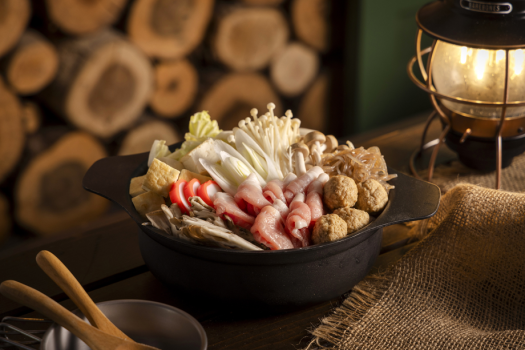 【豚ちゃんこ鍋】独特な風味の「郡上みそ」が、豚肉の甘みとベストマッチ！〆はうどんで♪