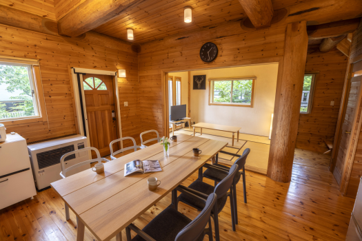 【マロン】「レトロ和モダン」をコンセプトに、照明にもこだわりました