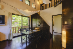 【トトノイ】開放感ある吹き抜けのリビング