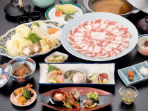 料理‐黒豚祭り‐当館で人気のメニュー。黒豚祭りをどうぞ。