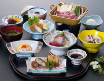 料理‐和会席‐季節毎メニューは新しくなります。品数を控えめにした和会席となります。