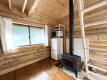 ・【バンガロー】1階は8帖のスペースに薪ストーブと冷蔵庫完備　ロフトスペースは4.5畳