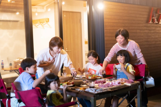 家族・友達と一緒にBBQ！開放的でみんなと過ごす空間だからこそ,もっと美味しく感じる♪