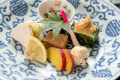地元の食材を使用した小鉢料理。季節の移ろいを一皿一皿に表現しました
