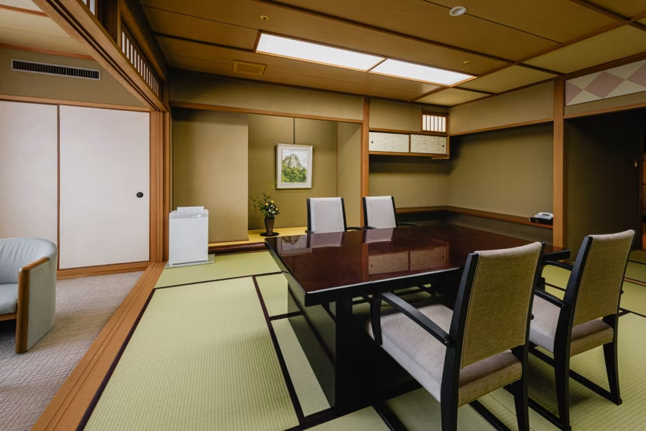 【数寄屋造り客室】西館・７階二間和室（本間）