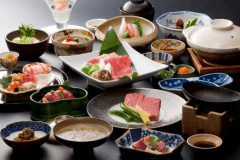 [In-Room Dining] "A5 Rank Premium Kobe Beef Kaiseki Course" - A meal plan centered around Kobe beef dishes, including seasonal kaiseki cuisine, teppanyaki, and shabu-shabu.