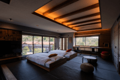 最高の景色を独り占め。
窓外に広がるのはまだ見た事の無い雲仙の美しい景色。四季折々の自然美をお部屋からお楽しみください。