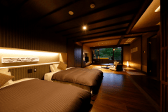 露天風呂・テラス+内風呂付の当館最高級客室。雲仙の自然を全身で感じるひと時…日頃の喧騒を忘れ豊かな時間をお過ごしください。