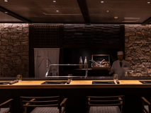 雲仙天ぷら「香ふく」　目の前で調理し出来立てを目の前にお届けするカウンター料理です