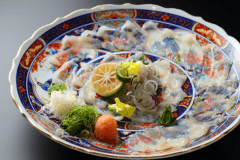 極み御膳 冬　ふぐの薄造り（てっさ）