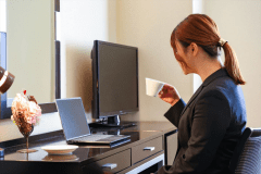 【滞在イメージ】お仕事でのご滞在の際にも当館にてほっとやすらぐひとときを。