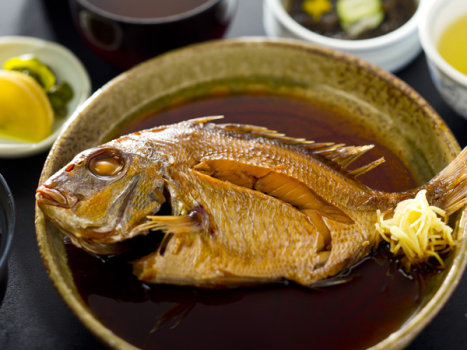 ［地魚一品］例 - 鯛の煮付け