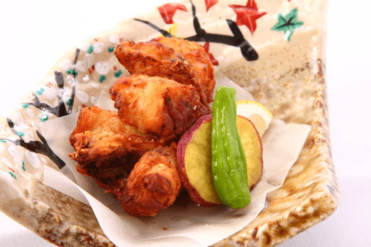 トラフグ唐揚げ。身やアラなどを用いてボリュームもある一品。