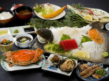 『特選料理』-全体のイメージ。※魚の種類などは日替わりです。