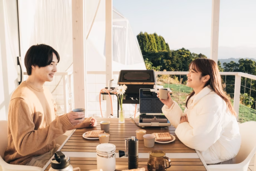 【🍾アニバーサリープラン🎉】～特別な日に特別な人と～記念日特典もりたくさん♪特別装飾＋室内焚火＋ケーキの3大特典！大村湾×朝日を望みながらのモーニング☀/2食付き