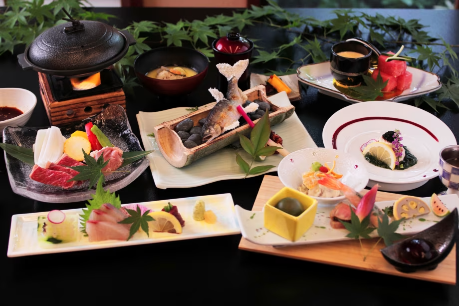 当館人気NO'1☆美里会席☆熊本の素材を盛り込んだ人気の会席です。 当館人気NO'1☆美里会席☆熊本の素材を盛り込んだ人気の会席です。