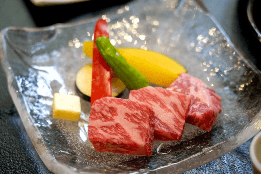 阿蘇名物あか牛ステーキ（焼き上げた状態でご提供いたします）