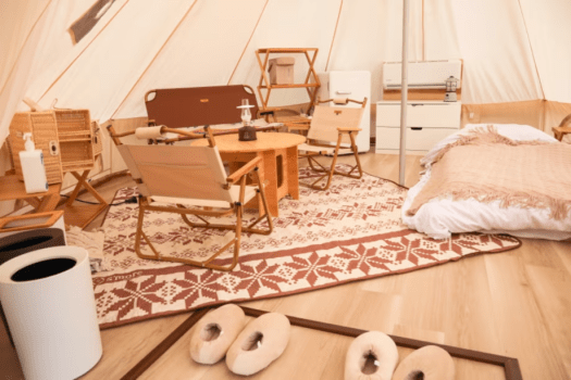 S'more Forest – 5m Bell Tent Enjoy a relaxing stay in a 5-meter bell tent nestled in nature.