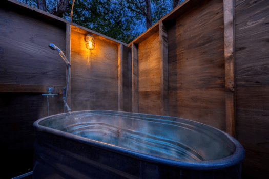 S'more Forest – 5m Bell Tent Enjoy a relaxing stay in a 5-meter bell tent nestled in nature.