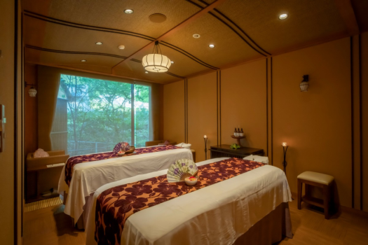 【BLOOMING SPA KAIKA】花々からインスピレーションを受けたBLOOMING SPA KAIKAでのトリートメント。皆様を夢時間・夢心地へといざないます。