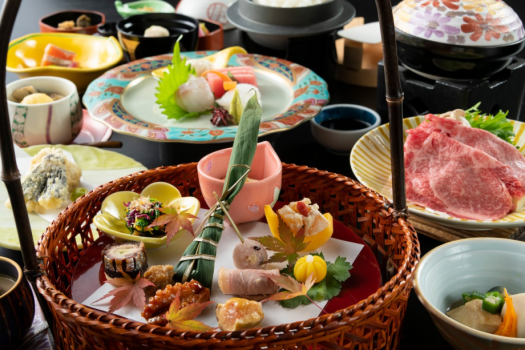 季節感あふれる料理を目で舌でお楽しみ下さいませ。