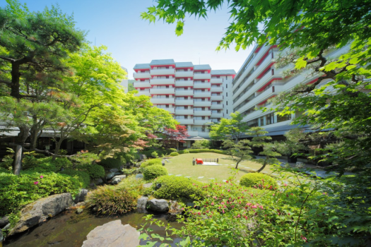 情緒あふれる日本庭園を囲むゆとりと寛ぎの宿
