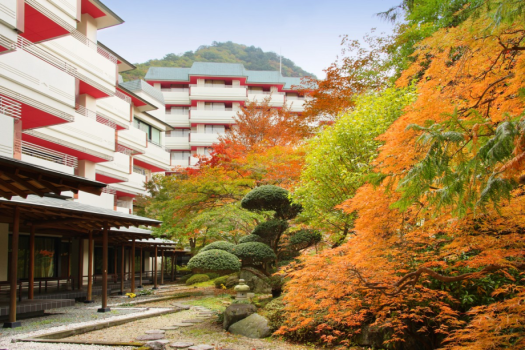 情緒あふれる日本庭園を囲むゆとりと寛ぎの宿