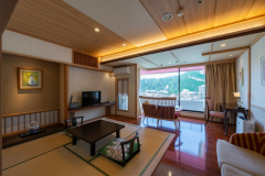 【本館客室ラグジュアリーツイン】ツインベッド＋居間12㎡