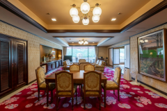 【本館　貴賓室】本館寛ぎのフロアー7階にある貴賓室。和室と洋室ツインベッドルームで最上級のおもてなしを