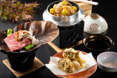 秋ならではのグルメを堪能！松茸釜飯、原木舞茸天ぷら、栃木牛朴葉焼きなど10品ほどご用意いたします
