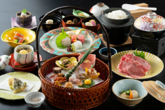 季節感あふれる料理を目で舌でお楽しみ下さいませ。