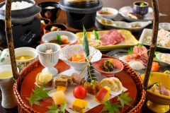 【特選四季会席】季節替わりの旬に霧降高原牛がついたこだわりの会席コースです