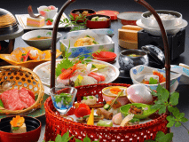 旬彩籠盛会席一例～地元の新鮮素材に拘り、仕入れや季節により変化する馳走に舌鼓～