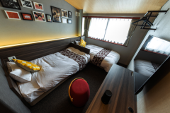 デラックスツイン305