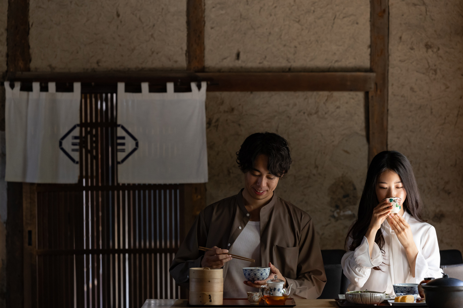 【レストラン】［Farms’Kitchen三木家］ 酒蔵をリノベーション。落ち着いた空間で食を堪能。