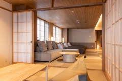 【新館】デラックススイート／露天風呂付和室 海一望 3ベッド30畳間 角部屋 92ｍ2